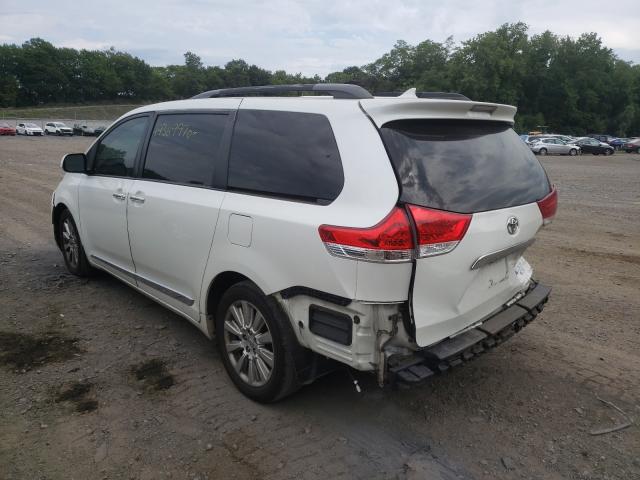 Photo 2 VIN: 5TDDK3DC7CS041082 - TOYOTA SIENNA XLE 