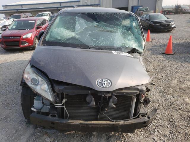 Photo 4 VIN: 5TDDK3DC7CS041745 - TOYOTA SIENNA XLE 