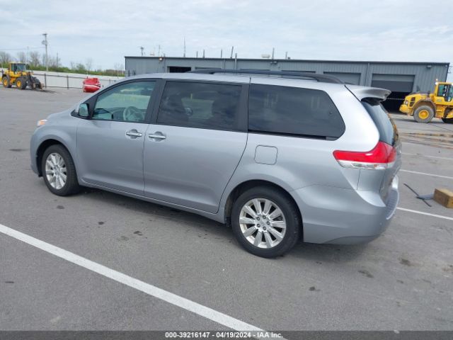 Photo 2 VIN: 5TDDK3DC7CS043754 - TOYOTA SIENNA 