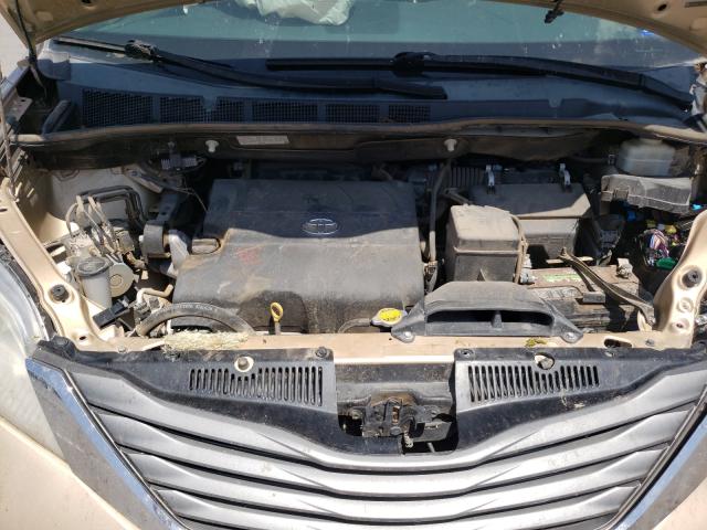 Photo 6 VIN: 5TDDK3DC7DS050530 - TOYOTA SIENNA XLE 