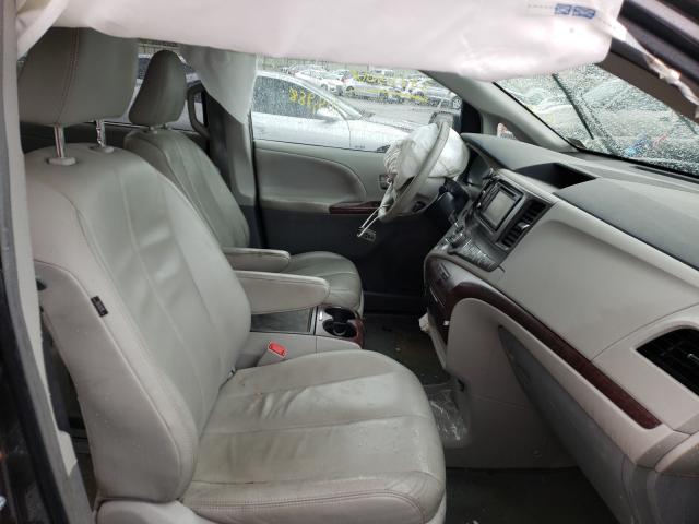 Photo 4 VIN: 5TDDK3DC7DS051693 - TOYOTA SIENNA XLE 