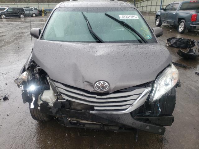 Photo 6 VIN: 5TDDK3DC7DS051693 - TOYOTA SIENNA XLE 