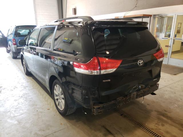 Photo 2 VIN: 5TDDK3DC7DS062211 - TOYOTA SIENNA XLE 