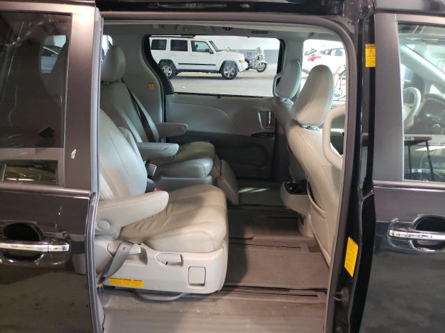 Photo 5 VIN: 5TDDK3DC7DS062211 - TOYOTA SIENNA XLE 