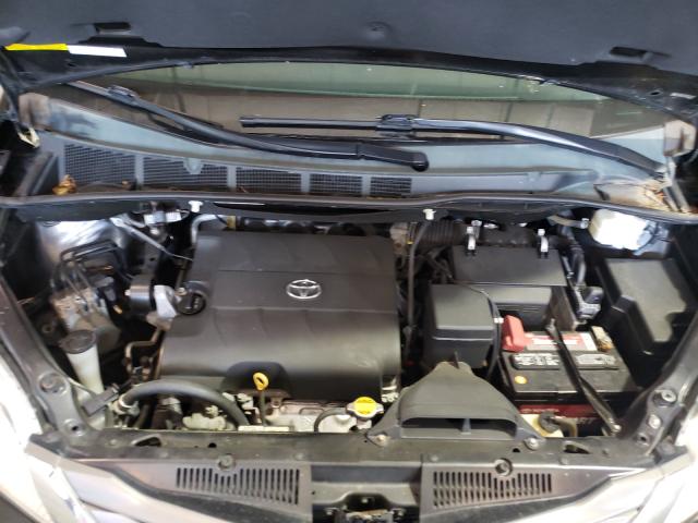 Photo 6 VIN: 5TDDK3DC7DS062211 - TOYOTA SIENNA XLE 