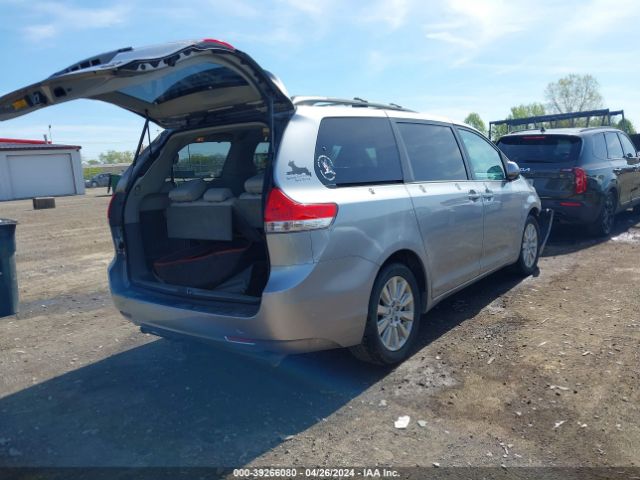 Photo 3 VIN: 5TDDK3DC7DS067442 - TOYOTA SIENNA 