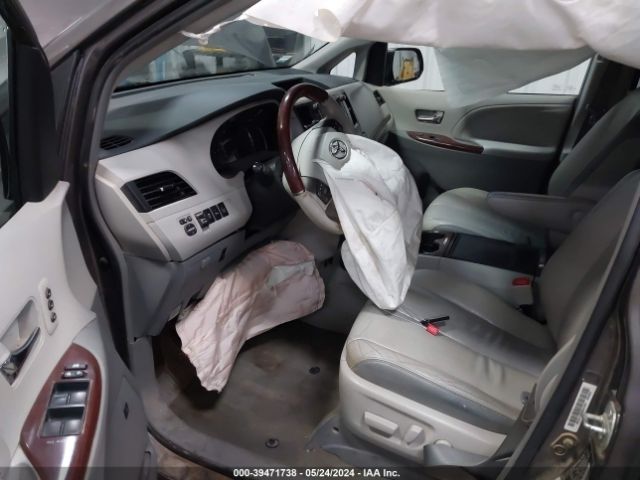 Photo 4 VIN: 5TDDK3DC7DS068476 - TOYOTA SIENNA 