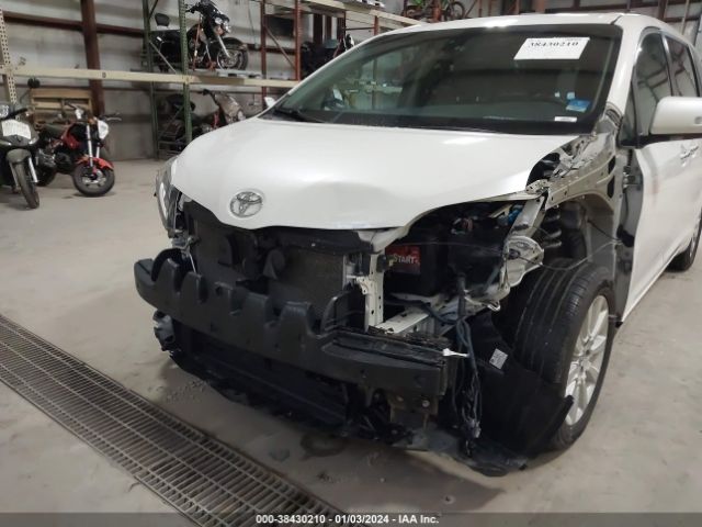 Photo 5 VIN: 5TDDK3DC7FS123477 - TOYOTA SIENNA 