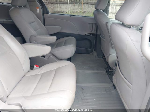 Photo 7 VIN: 5TDDK3DC7GS133329 - TOYOTA SIENNA 