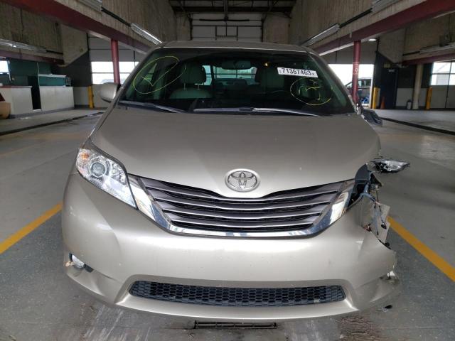 Photo 4 VIN: 5TDDK3DC7GS142810 - TOYOTA SIENNA XLE 