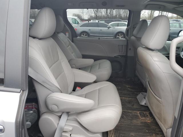 Photo 10 VIN: 5TDDK3DC7GS143679 - TOYOTA SIENNA XLE 