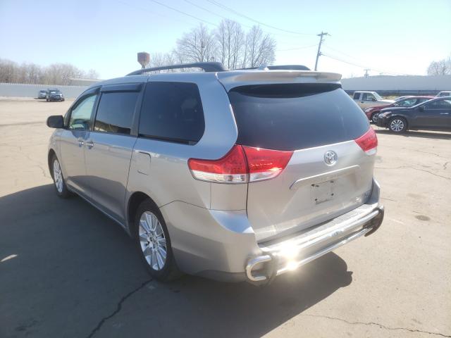 Photo 2 VIN: 5TDDK3DC8BS002709 - TOYOTA SIENNA XLE 