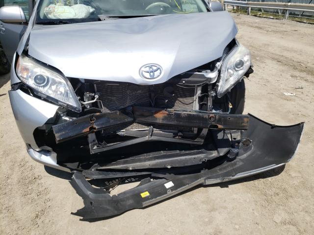 Photo 8 VIN: 5TDDK3DC8BS008557 - TOYOTA SIENNA XLE 