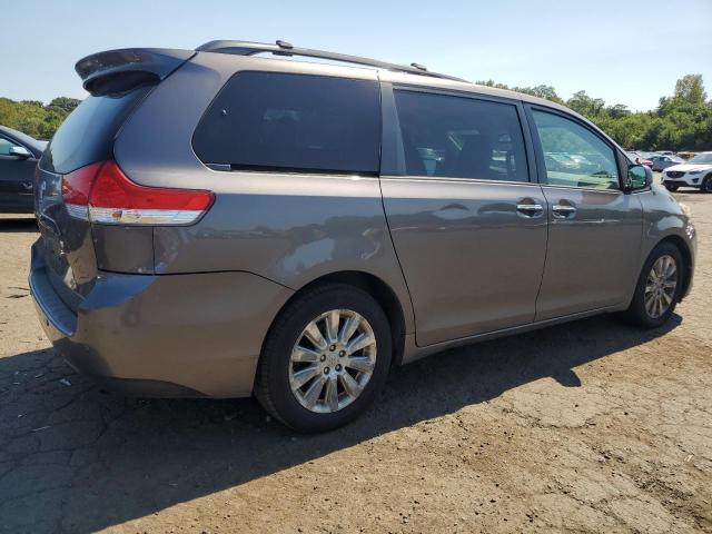 Photo 2 VIN: 5TDDK3DC8BS019638 - TOYOTA SIENNA XLE 