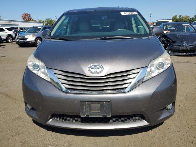 Photo 4 VIN: 5TDDK3DC8BS019638 - TOYOTA SIENNA XLE 