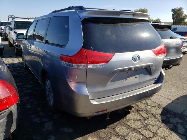 Photo 2 VIN: 5TDDK3DC8CS030267 - TOYOTA SIENNA XLE 