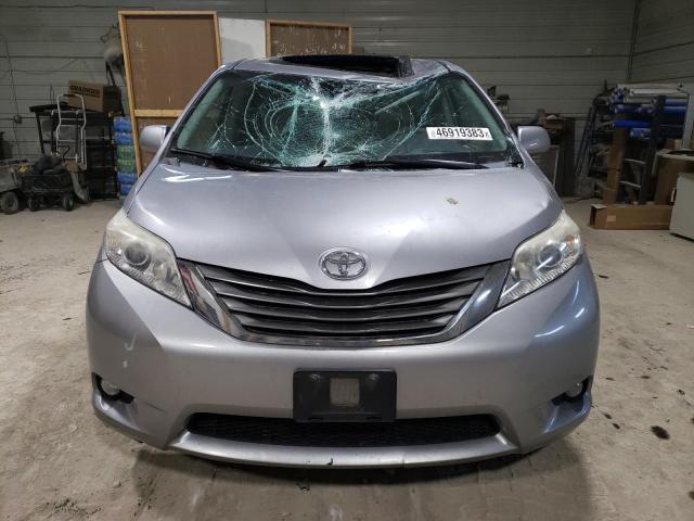 Photo 4 VIN: 5TDDK3DC8CS039048 - TOYOTA SIENNA XLE 