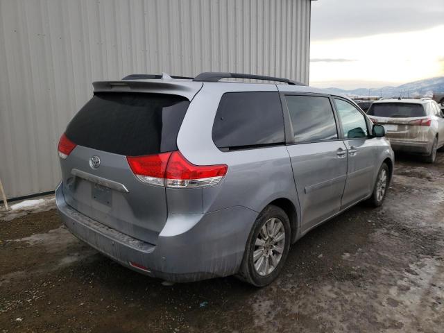 Photo 3 VIN: 5TDDK3DC8CS039406 - TOYOTA SIENNA XLE 