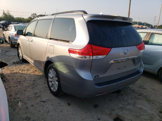 Photo 2 VIN: 5TDDK3DC8CS040717 - TOYOTA SIENNA XLE 