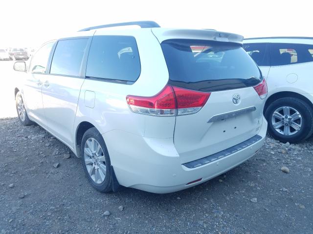 Photo 2 VIN: 5TDDK3DC8CS043729 - TOYOTA SIENNA XLE 