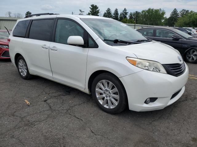 Photo 3 VIN: 5TDDK3DC8CS044346 - TOYOTA SIENNA XLE 