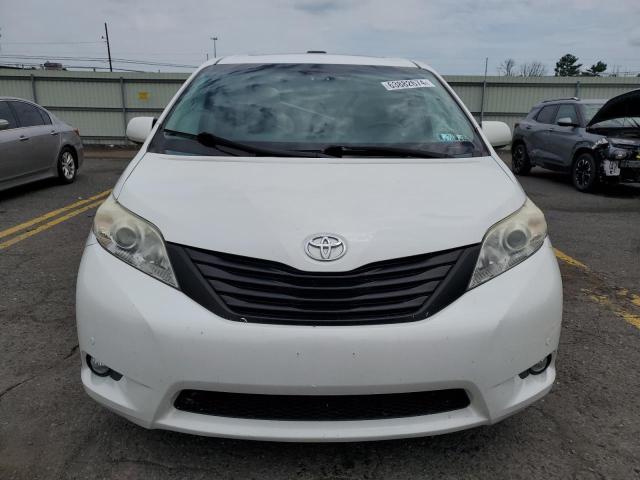 Photo 4 VIN: 5TDDK3DC8CS044346 - TOYOTA SIENNA XLE 