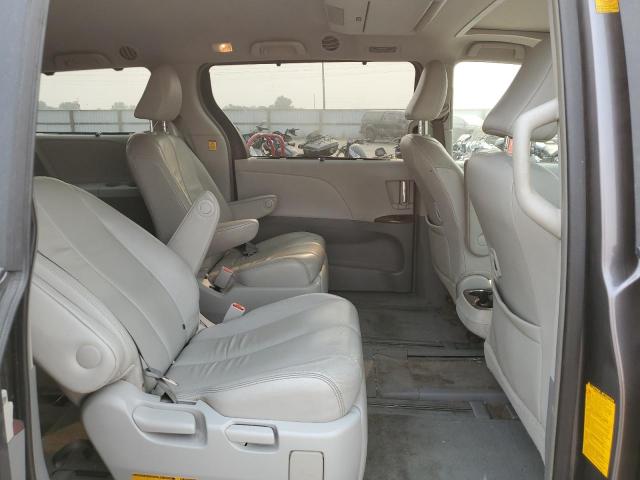 Photo 10 VIN: 5TDDK3DC8CS048400 - TOYOTA SIENNA XLE 