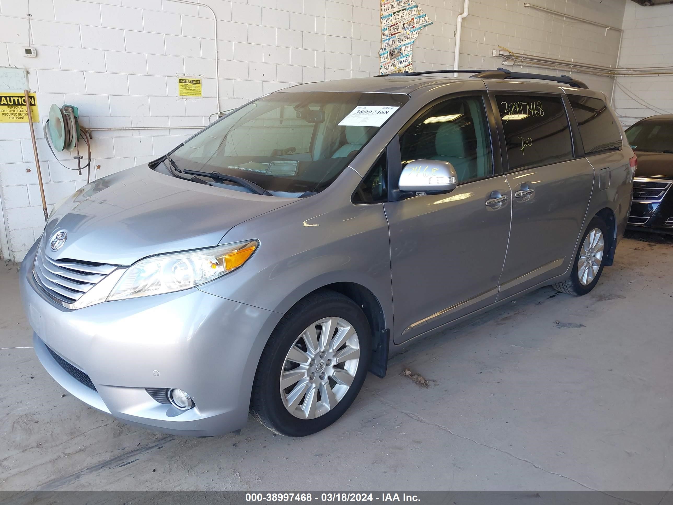 Photo 1 VIN: 5TDDK3DC8DS049435 - TOYOTA SIENNA 