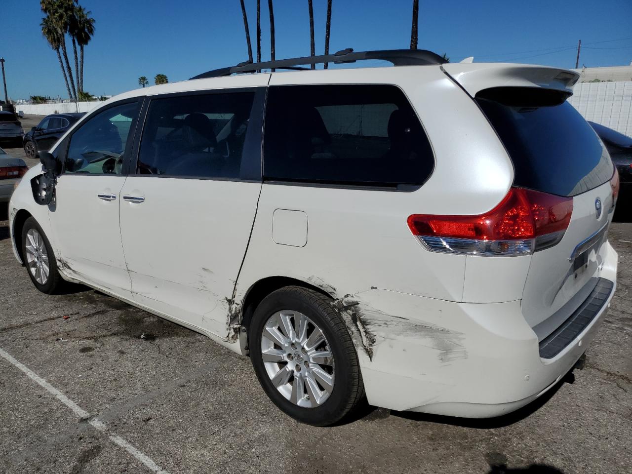 Photo 1 VIN: 5TDDK3DC8DS055994 - TOYOTA SIENNA 