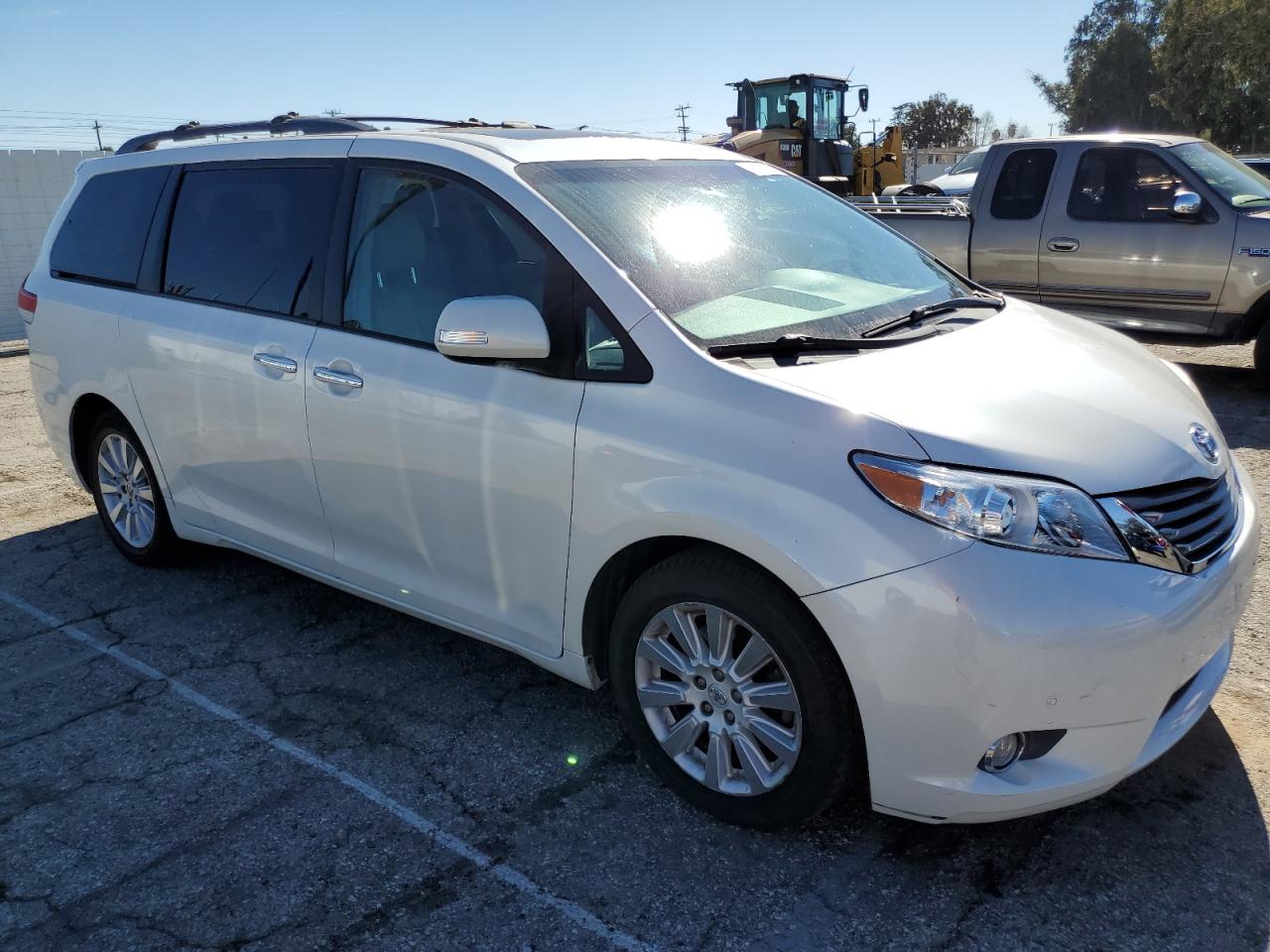 Photo 3 VIN: 5TDDK3DC8DS055994 - TOYOTA SIENNA 