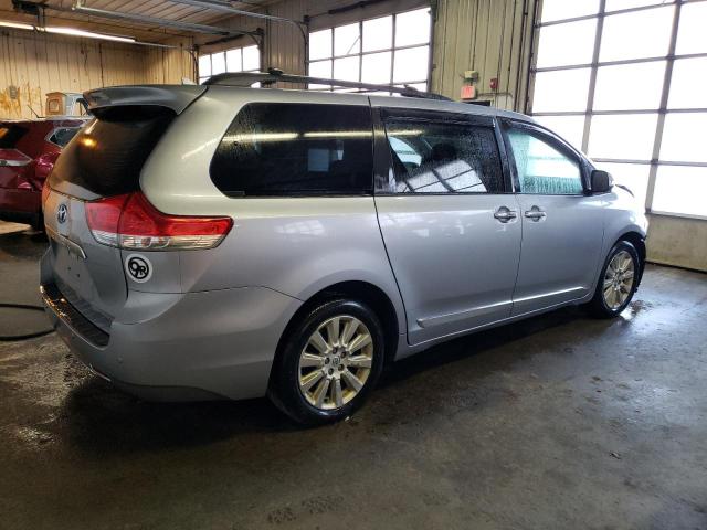 Photo 2 VIN: 5TDDK3DC8DS056336 - TOYOTA SIENNA XLE 