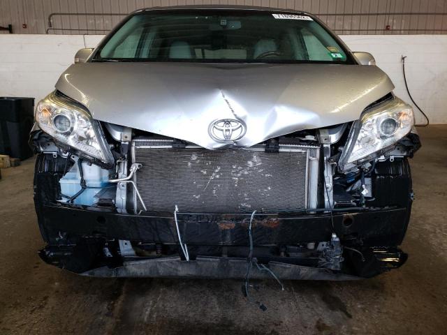 Photo 4 VIN: 5TDDK3DC8DS056336 - TOYOTA SIENNA XLE 