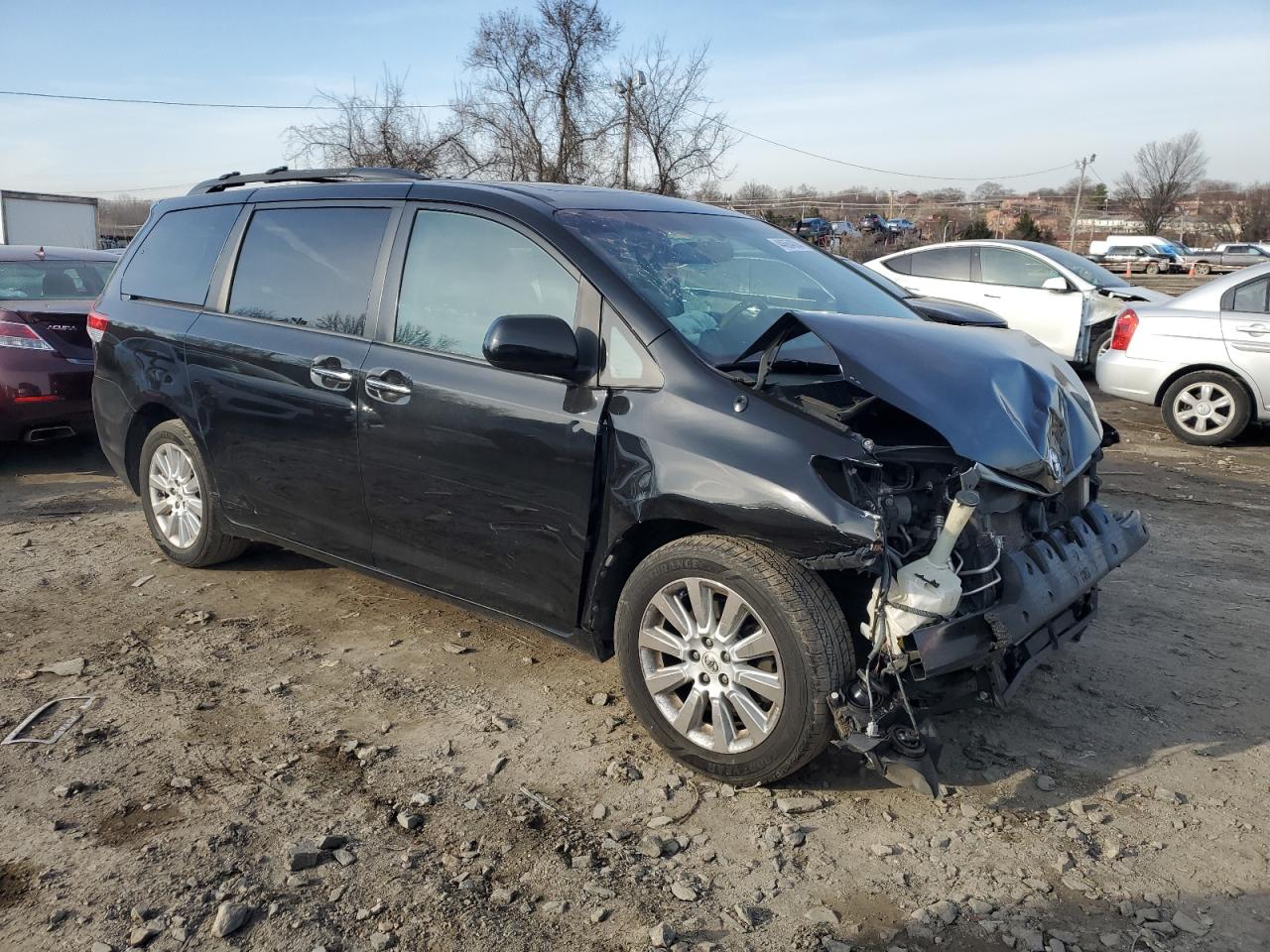 Photo 3 VIN: 5TDDK3DC8DS056871 - TOYOTA SIENNA 