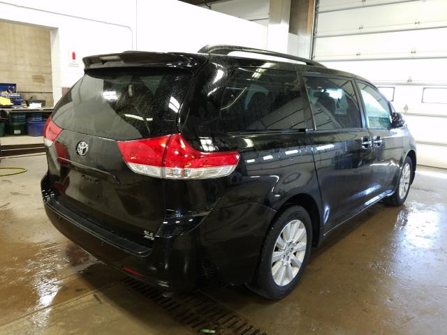 Photo 3 VIN: 5TDDK3DC8DS063920 - TOYOTA SIENNA XLE 