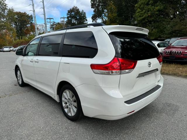 Photo 2 VIN: 5TDDK3DC8DS066090 - TOYOTA SIENNA XLE 