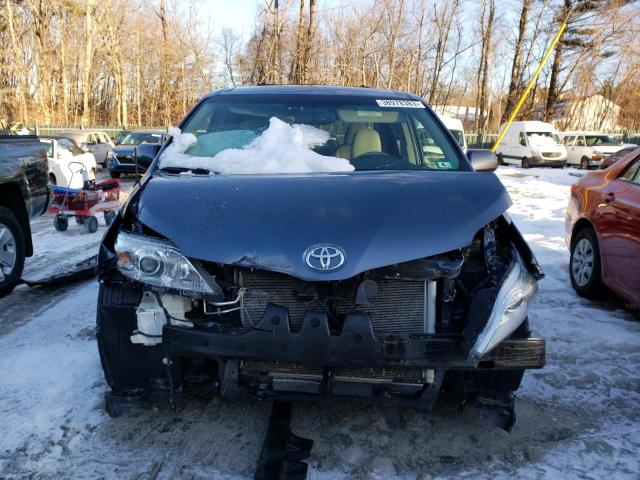 Photo 4 VIN: 5TDDK3DC8ES075857 - TOYOTA SIENNA XLE 