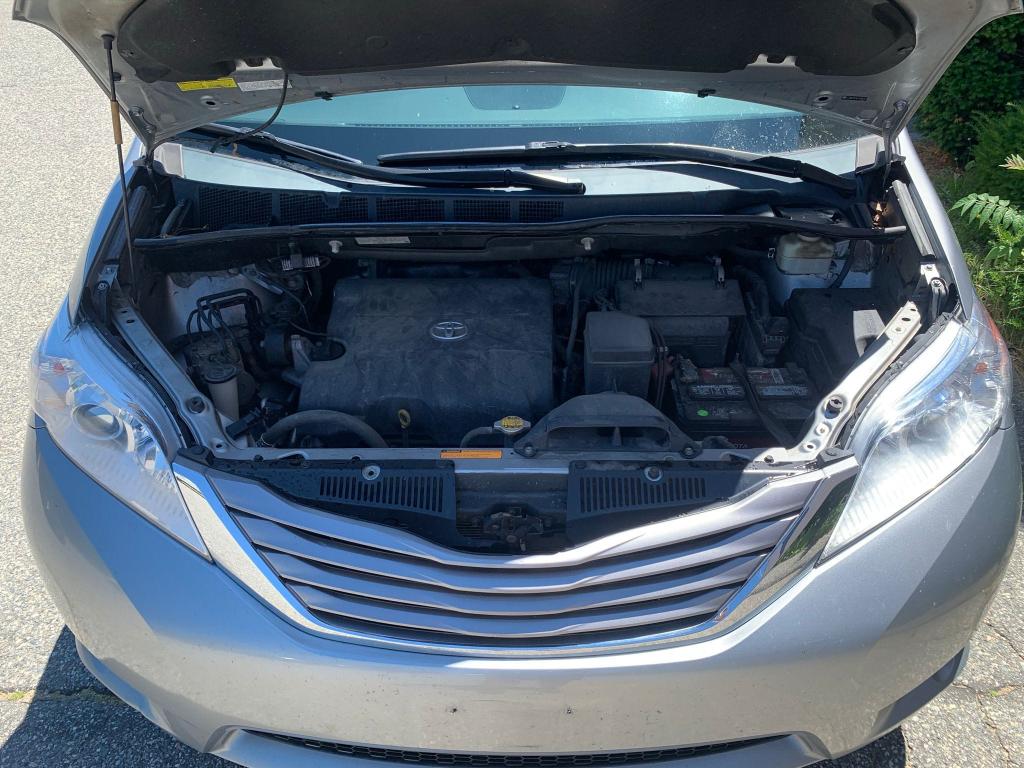 Photo 6 VIN: 5TDDK3DC8FS099707 - TOYOTA SIENNA XLE 