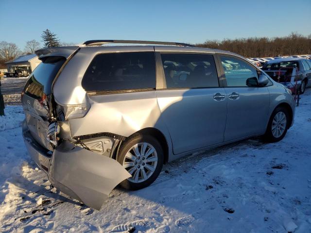 Photo 2 VIN: 5TDDK3DC8GS129564 - TOYOTA SIENNA XLE 