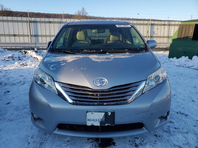 Photo 4 VIN: 5TDDK3DC8GS129564 - TOYOTA SIENNA XLE 