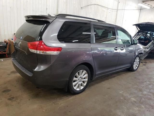 Photo 2 VIN: 5TDDK3DC9BS014027 - TOYOTA SIENNA XLE 