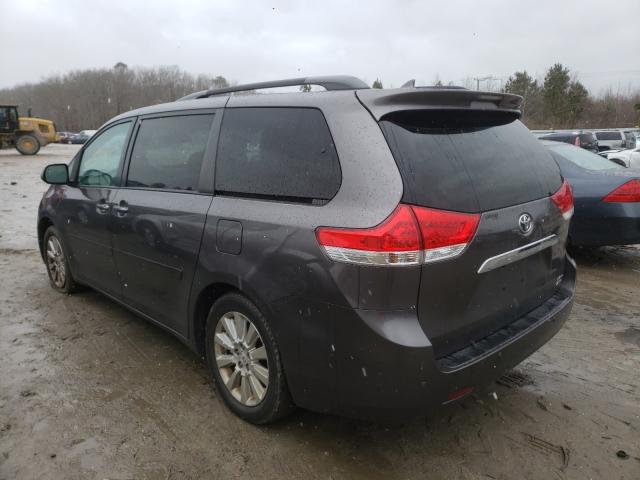 Photo 2 VIN: 5TDDK3DC9CS034117 - TOYOTA SIENNA XLE 