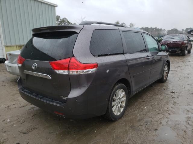 Photo 3 VIN: 5TDDK3DC9CS034117 - TOYOTA SIENNA XLE 