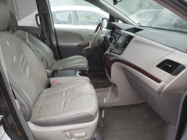 Photo 4 VIN: 5TDDK3DC9CS034117 - TOYOTA SIENNA XLE 