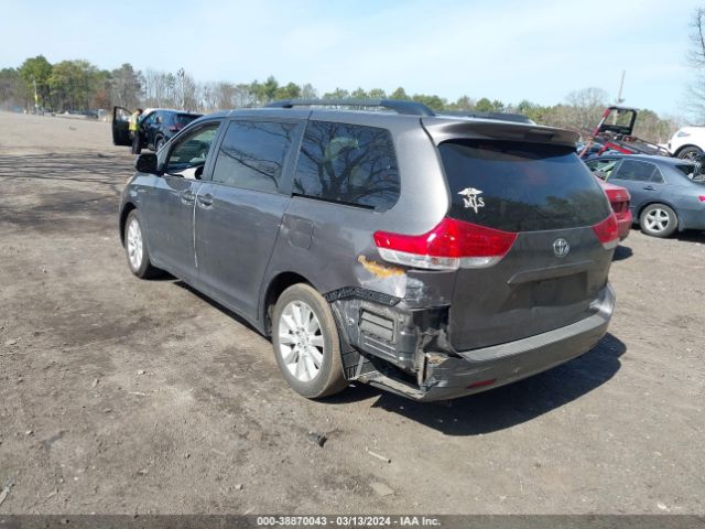 Photo 2 VIN: 5TDDK3DC9CS035655 - TOYOTA SIENNA 