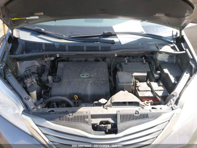 Photo 9 VIN: 5TDDK3DC9CS035655 - TOYOTA SIENNA 