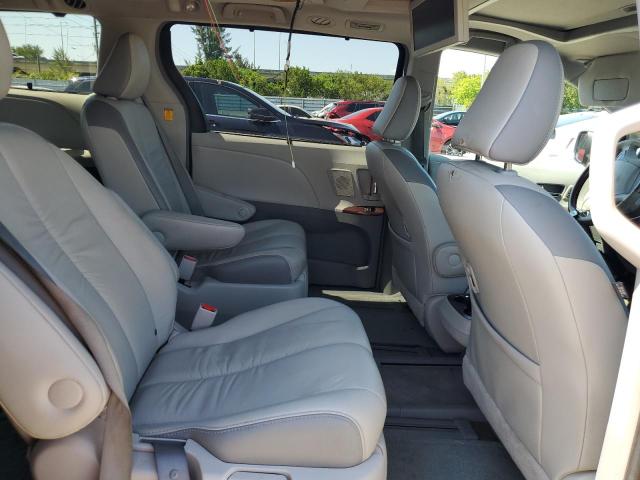 Photo 10 VIN: 5TDDK3DC9CS038118 - TOYOTA SIENNA XLE 