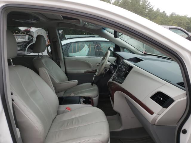 Photo 4 VIN: 5TDDK3DC9CS043609 - TOYOTA SIENNA XLE 