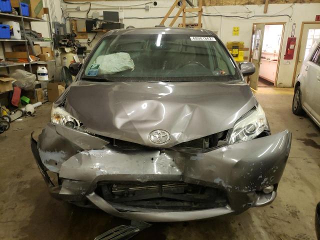 Photo 4 VIN: 5TDDK3DC9CS045697 - TOYOTA SIENNA XLE 