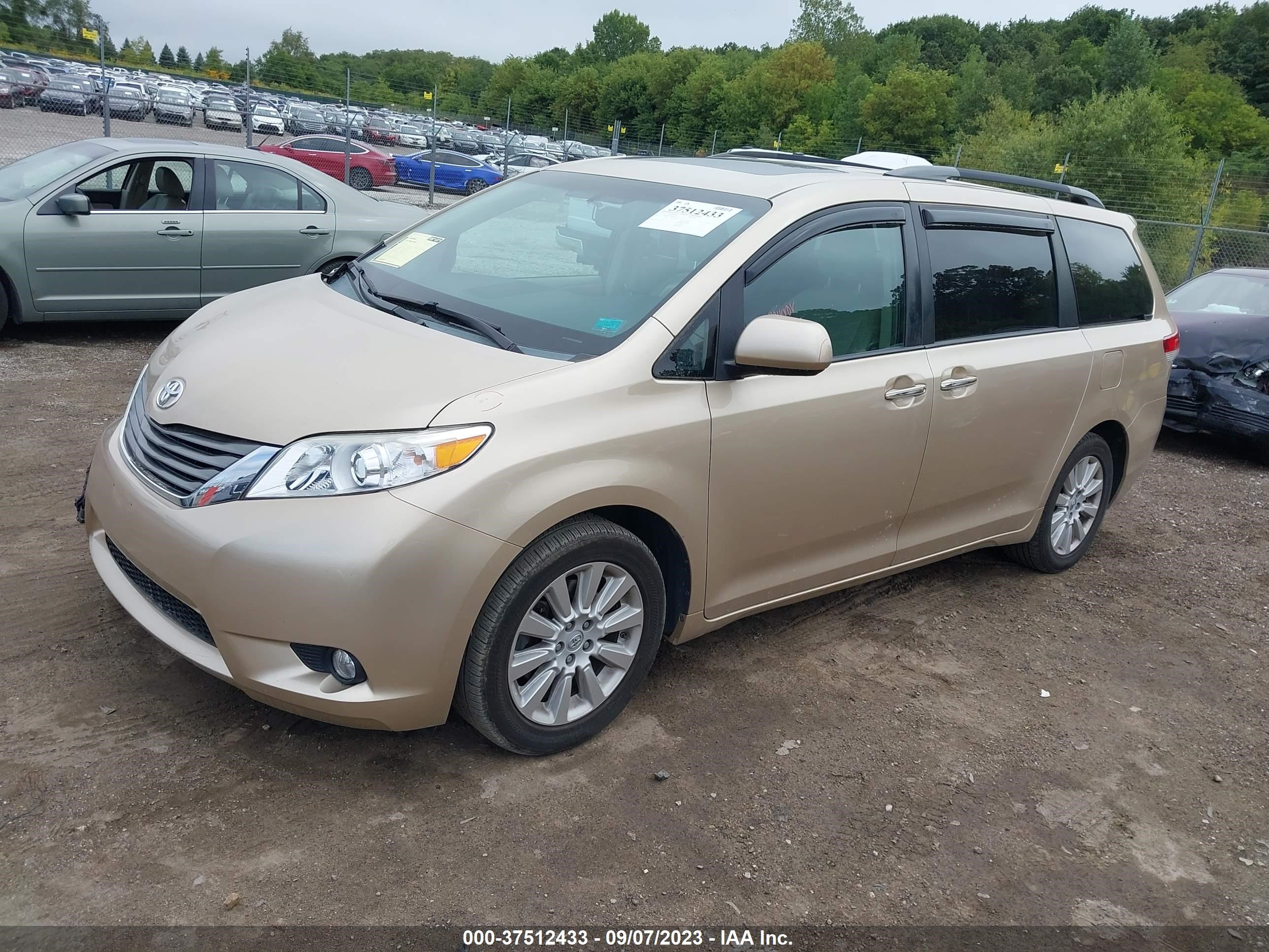 Photo 1 VIN: 5TDDK3DC9DS050920 - TOYOTA SIENNA 