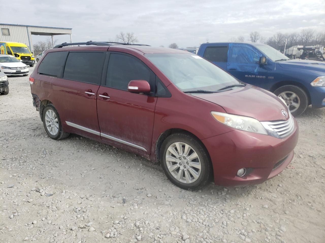 Photo 3 VIN: 5TDDK3DC9DS051453 - TOYOTA SIENNA 